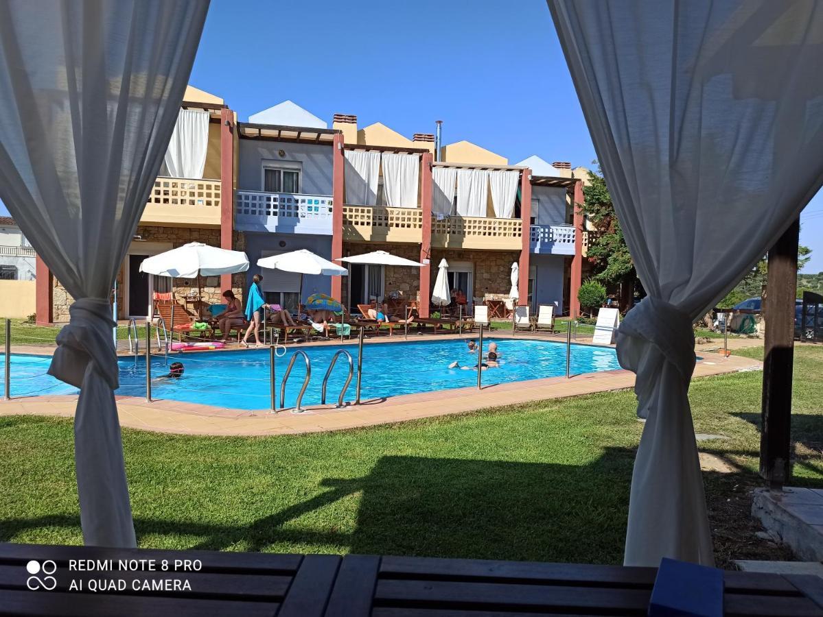 Ydna Family Hotel Apartments Posidi Exterior foto