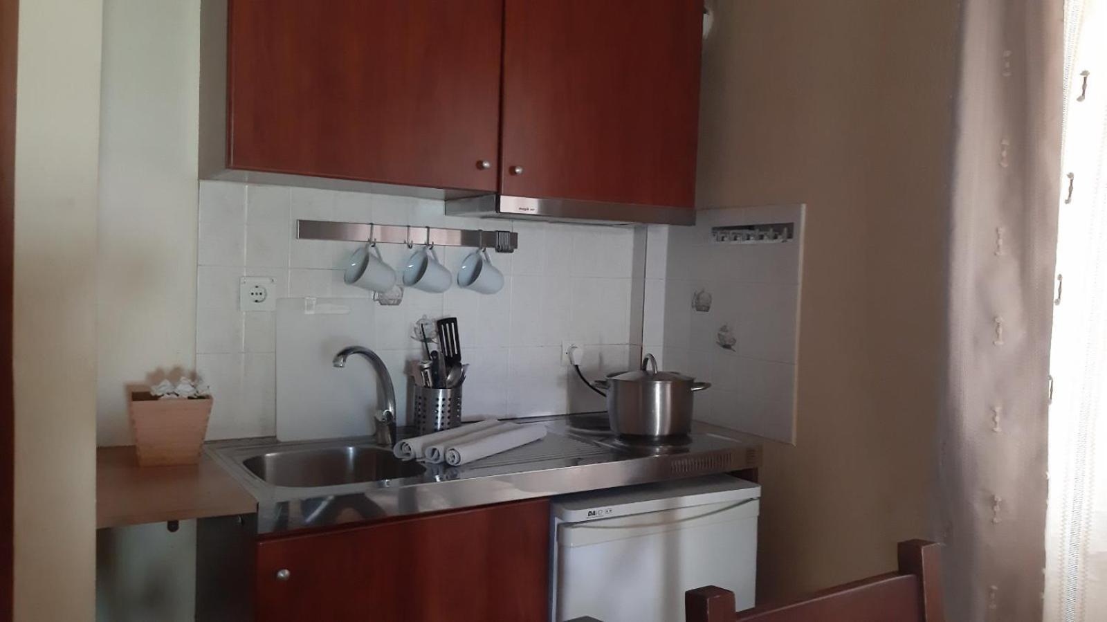 Ydna Family Hotel Apartments Posidi Exterior foto