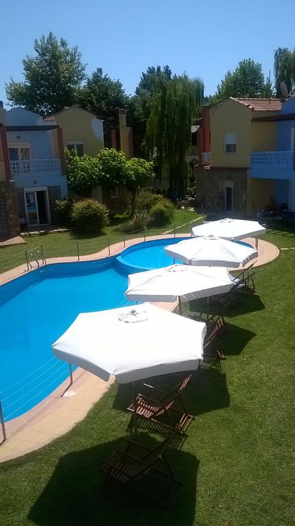 Ydna Family Hotel Apartments Posidi Exterior foto